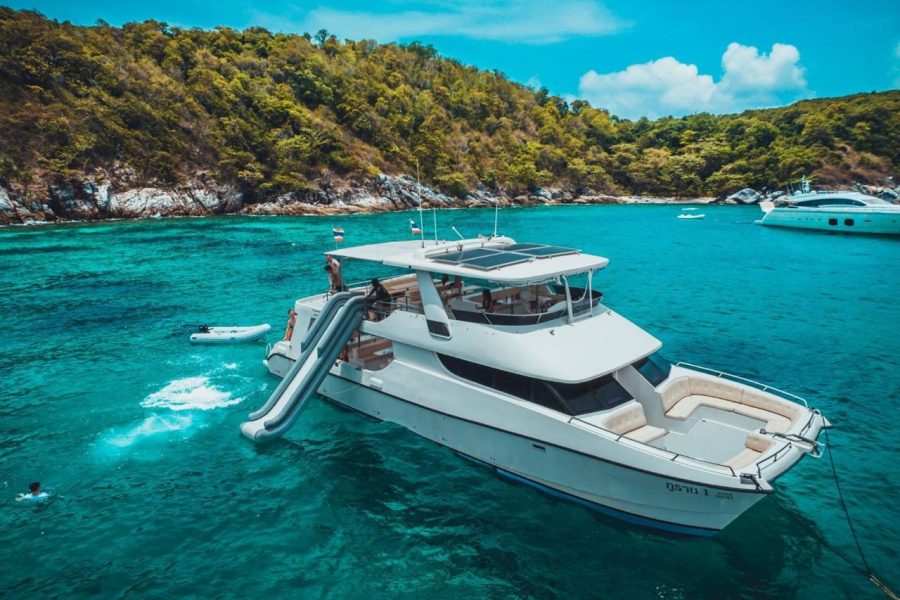 PhiPhi Luxury Catamaran Moonlight  جزيرة بي بي الرحلة الفخمة